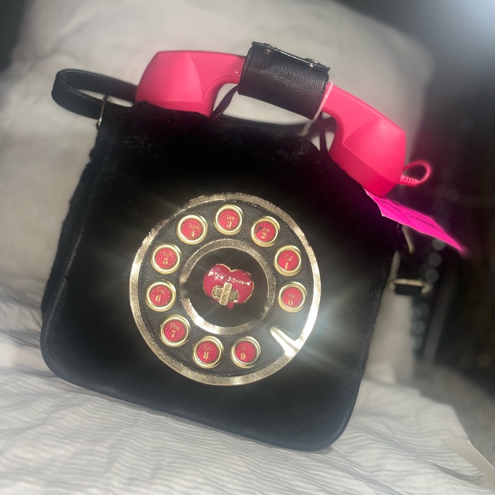 Betsey Johnson black purse pink phone with aux connector